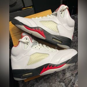 Jordan 5 Retro size 9